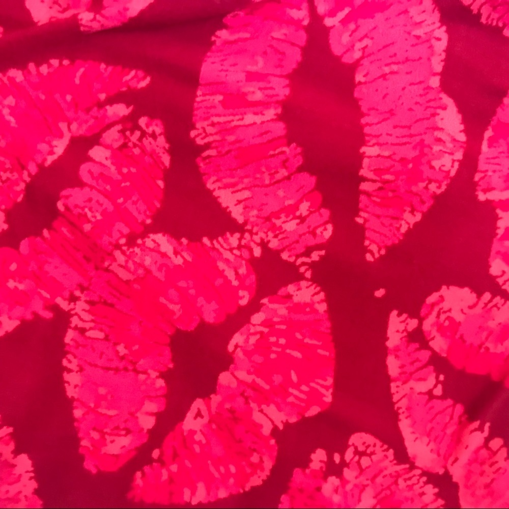 LulaRoe leggings OS brand new. Kisses!